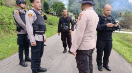 Kapolresta Maluku Tengah bersama anggotanya - Foto: Res Malteng 