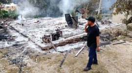 Wakil Bupati Maluku Tengah tinjau lokasi rumah yang terbakar akibat Konflik - Desa Masihulan, Seram Utara