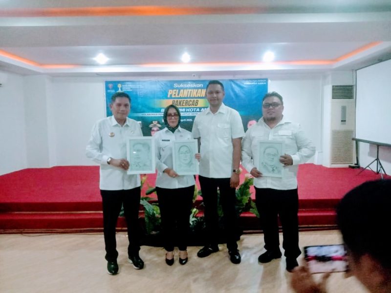 Walikota bersama Wakil Walikota Ambon, Ketua BPC HIPMI Kota Ambon, & Ketua Umum BPD HIPMI Maluku