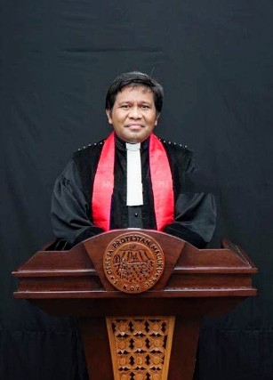 KETUA SINODE GPM - Pdt. Elifas Tomix Maspaitella