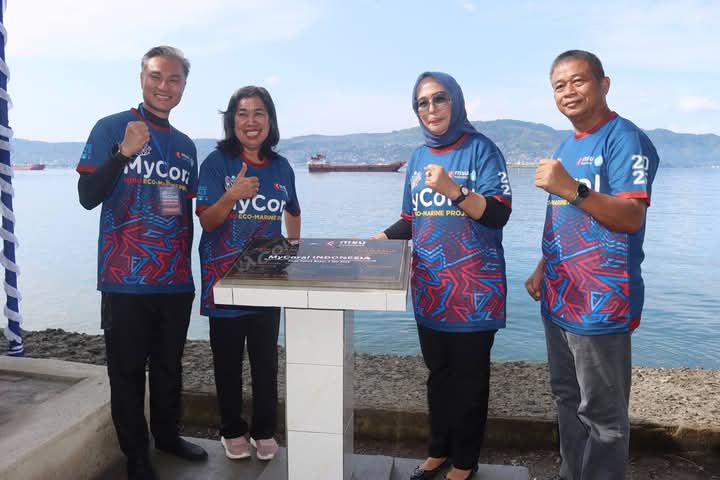 Penandatanganan Prasasti (Foto:Dok.Unpatti)