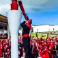 Gubernur Maluku Hendrik Lewerissa sebagai Upulatu Siwalima, Membakar Obor Utama di Lapangan Merdeka, Saparua (Foto: ist)