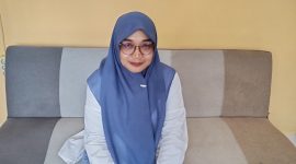 Plt. Kepala SMA Negeri 9 Ambon, Hasni, S.Pd