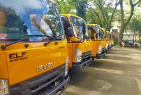 Pengadaan Unit Armada pengangkut sampah baru oleh DLHP Kota Ambon, sementara terparkir di halaman kantor DPRD Kota Ambon (Foto:WP/Sakamena)