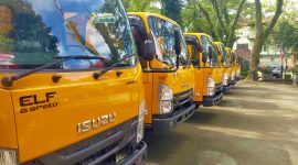 Pengadaan Unit Armada pengangkut sampah baru oleh DLHP Kota Ambon, sementara terparkir di halaman kantor DPRD Kota Ambon (Foto:WP/Sakamena)