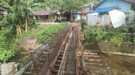 Rehabilitasi Jembatan Lingkungan RT01/RW03 Kelurahan Batu Gajah (Foto: Sakamena)