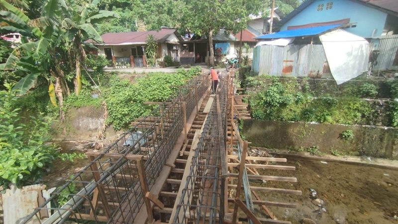 Rehabilitasi Jembatan Lingkungan RT01/RW03 Kelurahan Batu Gajah (Foto: Sakamena)