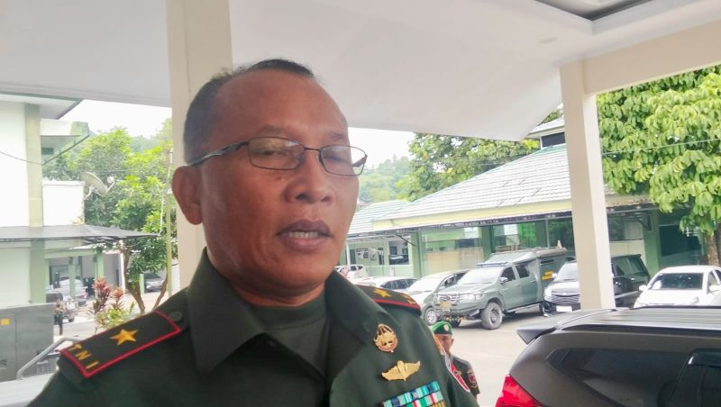 Komandan Korem 151/Binaya, Brigjen TNI Raffles Manurung, S.I.P saat diwawancarai Jurnalis Sakamena News