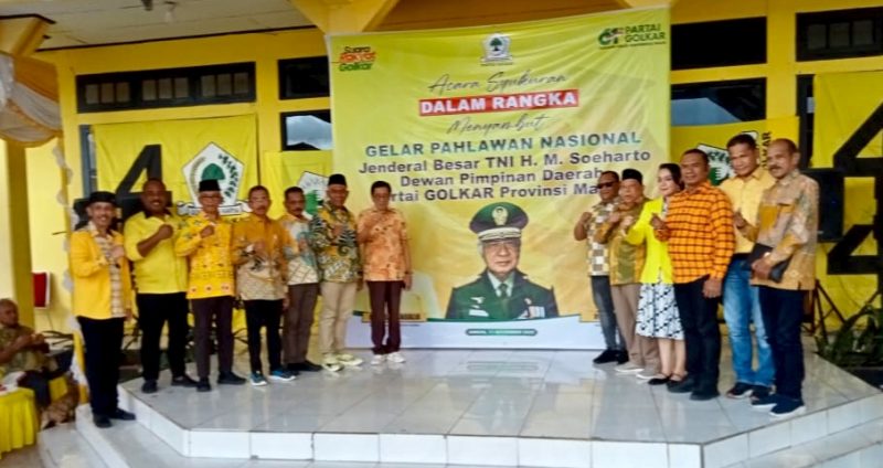 DPD Partai Golkar Provinsi Maluku Melakukan Foto bersama dalam rangka Acara Syukuran Gelar Pahlawan kepada Jenderal besar Soeharto 